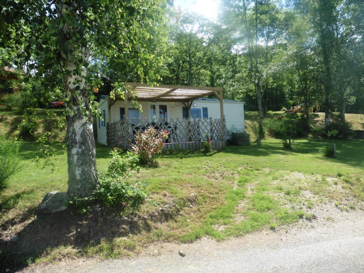Camping Le Montbartoux Vollore-Ville Bagian luar foto