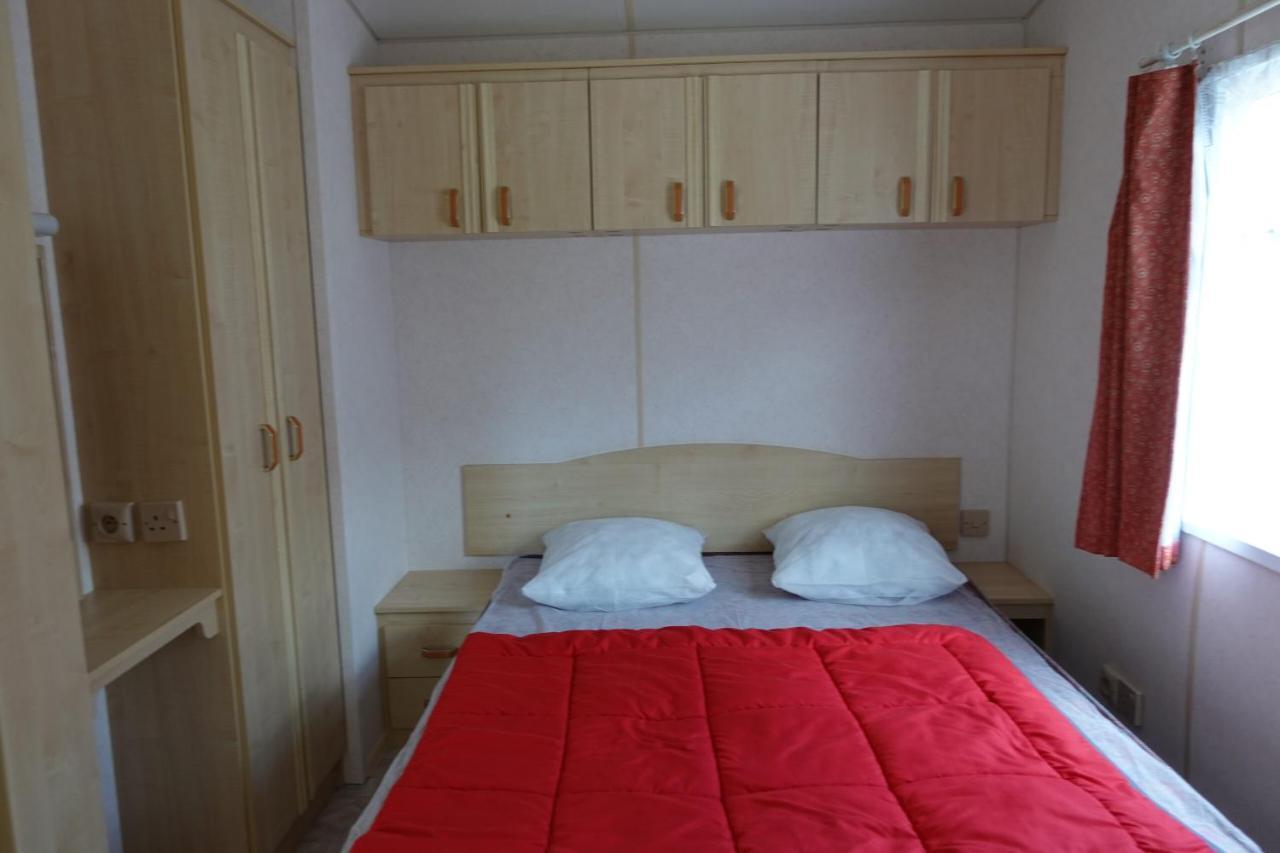 Camping Le Montbartoux Vollore-Ville Bagian luar foto