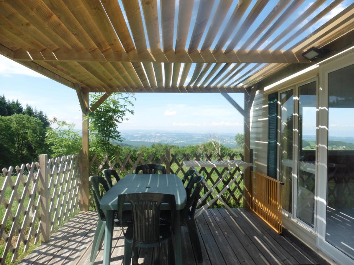 Camping Le Montbartoux Vollore-Ville Bagian luar foto