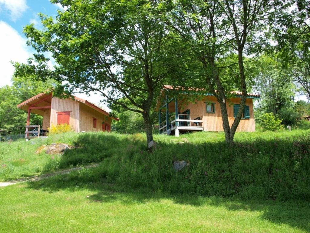 Camping Le Montbartoux Vollore-Ville Bagian luar foto
