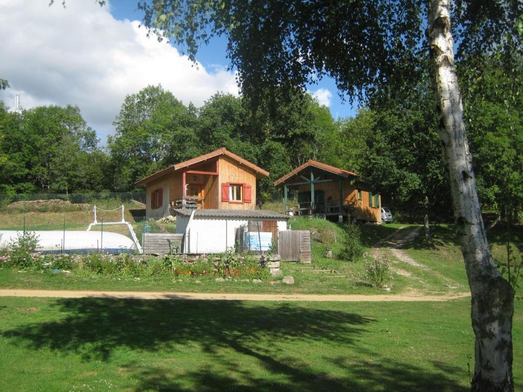 Camping Le Montbartoux Vollore-Ville Bagian luar foto