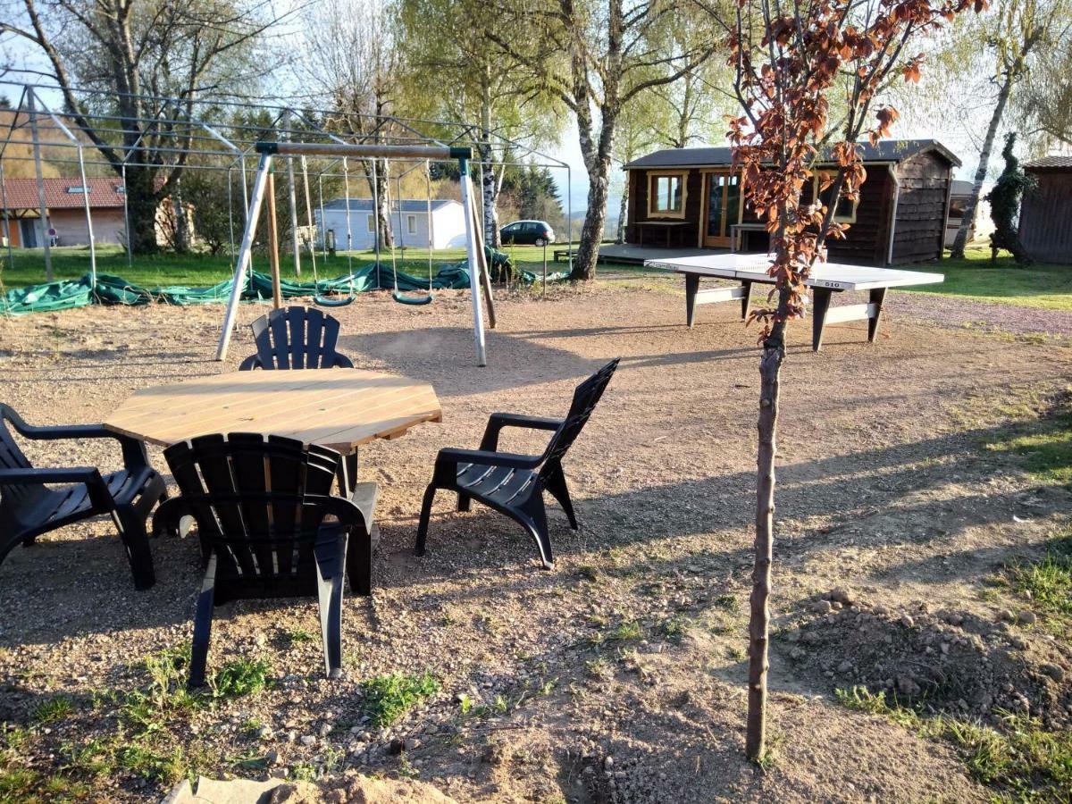Camping Le Montbartoux Vollore-Ville Bagian luar foto