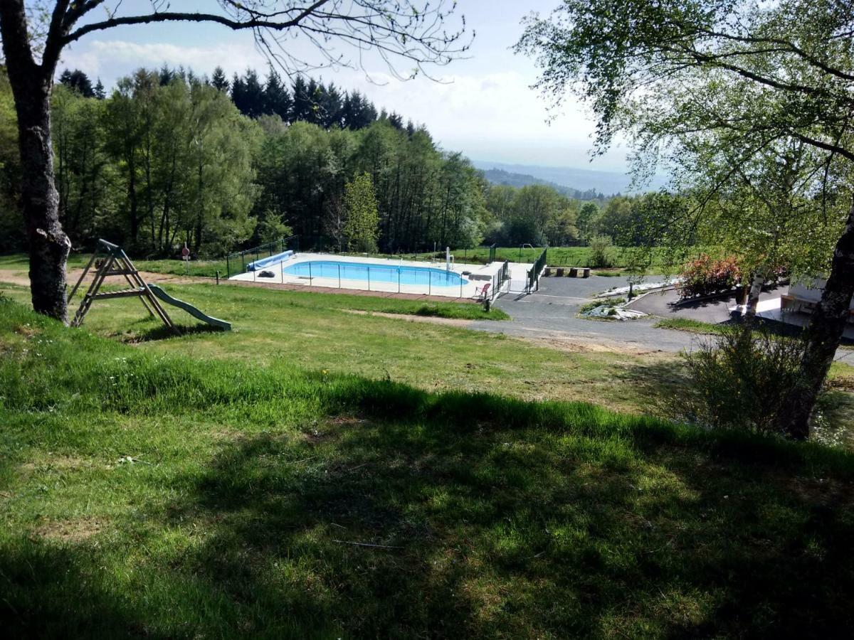 Camping Le Montbartoux Vollore-Ville Bagian luar foto