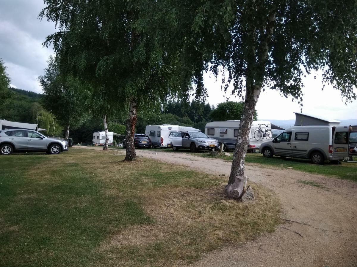 Camping Le Montbartoux Vollore-Ville Bagian luar foto